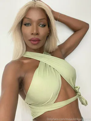 Maya Kinky Ext OnlyFans Leaked Free Thumbnail Picture - #7NBBoykPNb