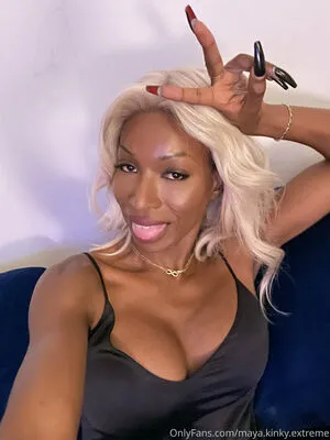 Maya Kinky Ext OnlyFans Leaked Free Thumbnail Picture - #EbMMRSKis7
