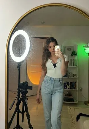 Maya V Henry OnlyFans Leaked Free Thumbnail Picture - #BCUPB52Fmd