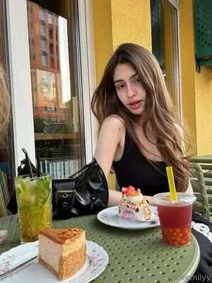 Maybeemilyy OnlyFans Leaked Free Thumbnail Picture - #5ZOLPQCYGd