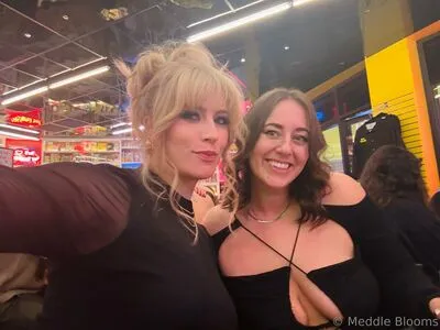 Meddleblooms OnlyFans Leaked Free Thumbnail Picture - #J9n3lbml27