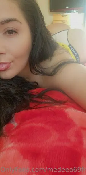 Medeea69free OnlyFans Leaked Free Thumbnail Picture - #AeekC4vO0X