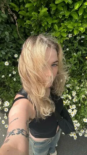 Meg Mills OnlyFans Leaked Free Thumbnail Picture - #MEKxceYSND