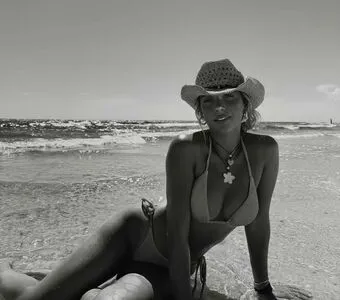 Megan Moroney OnlyFans Leaked Free Thumbnail Picture - #AxynlZ0XyA