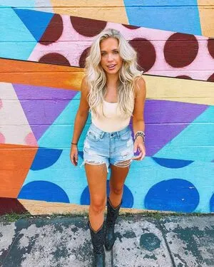 Megan Moroney OnlyFans Leaked Free Thumbnail Picture - #GUOSM6q0Zn