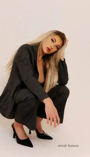 Meghan Walker OnlyFans Leaked Free Thumbnail Picture - #R0BAroAUEX