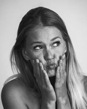 Melanie Kroll OnlyFans Leaked Free Thumbnail Picture - #V9pdHlF0nd