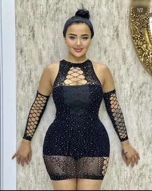 Melek Azad OnlyFans Leaked Free Thumbnail Picture - #aByTABiSKK