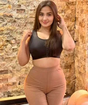 Melekazad OnlyFans Leaked Free Thumbnail Picture - #LLZGQaTNob