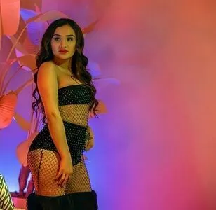 Melekazad OnlyFans Leaked Free Thumbnail Picture - #iFTRN4F4bl