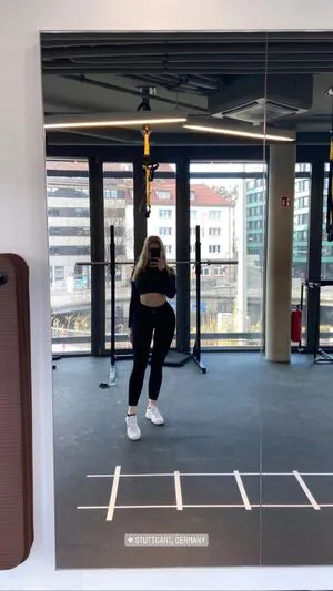 Meli 17 OnlyFans Leaked Free Thumbnail Picture - #DmI6Pjym10