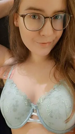 Melodymellow OnlyFans Leaked Free Thumbnail Picture - #UdecmQ44a5