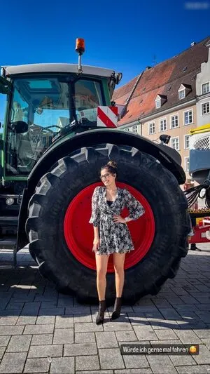 Meltem Mrz OnlyFans Leaked Free Thumbnail Picture - #oQtiCm9ZNW