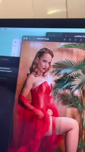 Mena Suvari OnlyFans Leaked Free Thumbnail Picture - #6YIgMKAvED