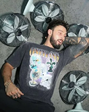 Merch OnlyFans Leaked Free Thumbnail Picture - #lRzNXY8FoU