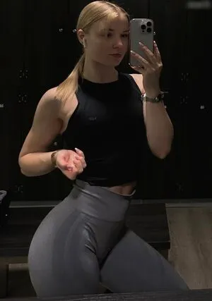 Merle Amlie OnlyFans Leaked Free Thumbnail Picture - #OlUsHsCig2