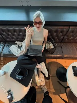 Merleperle OnlyFans Leaked Free Thumbnail Picture - #l0Bblgj001