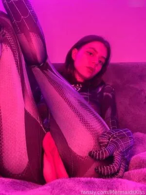 Mermaids Kiss OnlyFans Leaked Free Thumbnail Picture - #UlUKwzbS7o