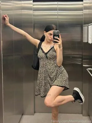 Mermaids Kiss OnlyFans Leaked Free Thumbnail Picture - #bBYaTSjILV