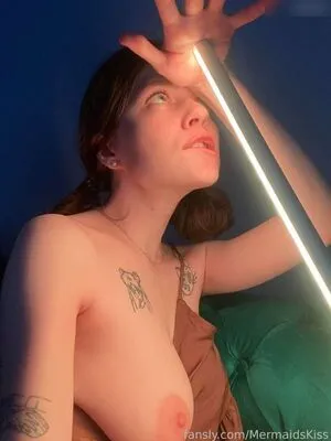 Mermaids Kiss OnlyFans Leaked Free Thumbnail Picture - #euhSuOwRwo