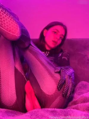 Mermaids Kiss OnlyFans Leaked Free Thumbnail Picture - #y6izUOk199