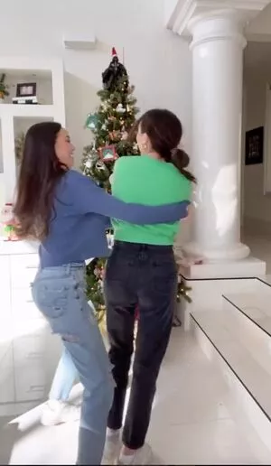 Merrell Twins OnlyFans Leaked Free Thumbnail Picture - #KBB153XgxR