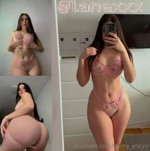 Merry Encyy OnlyFans Leaked Free Thumbnail Picture - #gadbNoJwiw