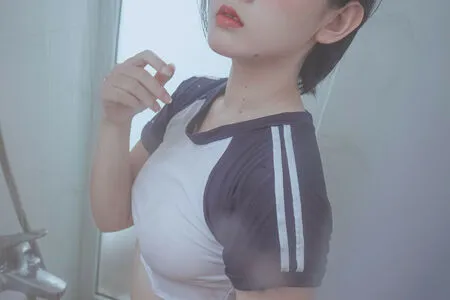 Messie Huang OnlyFans Leaked Free Thumbnail Picture - #ClVpspd7yi