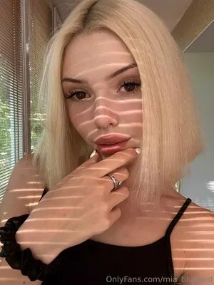Mia Bluebird OnlyFans Leaked Free Thumbnail Picture - #GUb0Qnf2u1