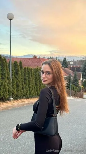 Mia Evans OnlyFans Leaked Free Thumbnail Picture - #OvKNxFVLN9
