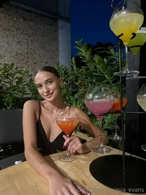 Mia Evans OnlyFans Leaked Free Thumbnail Picture - #aU34muquH5