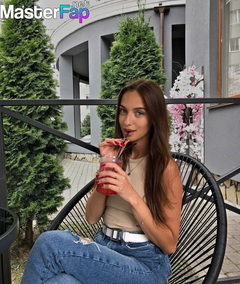 _Mia_Evans