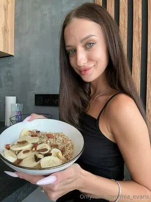 Mia Evans OnlyFans Leaked Free Thumbnail Picture - #uBnBJABsBY