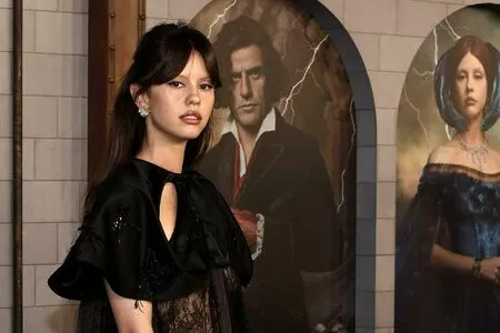 Mia Goth OnlyFans Leaked Free Thumbnail Picture - #EavAVnaDE5