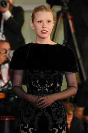 Mia Goth OnlyFans Leaked Free Thumbnail Picture - #HSYKjSOE1j