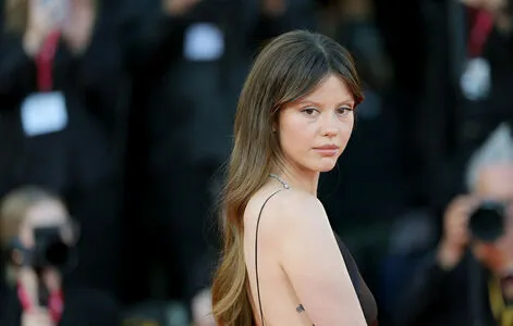 Mia Goth OnlyFans Leaked Free Thumbnail Picture - #LlLIpwOTe5
