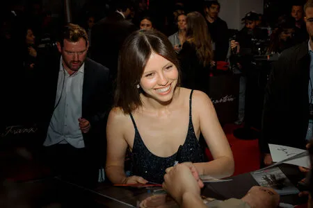 Mia Goth OnlyFans Leaked Free Thumbnail Picture - #X0YVo6N4Li
