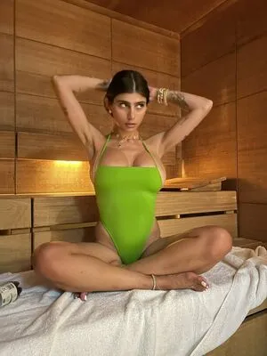 Mia Khalifa OnlyFans Leaked Free Thumbnail Picture - #2hBVmKy7au