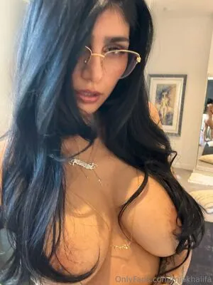 Mia Khalifa OnlyFans Leaked Free Thumbnail Picture - #KwLURythFX