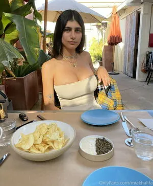 Mia Khalifa OnlyFans Leaked Free Thumbnail Picture - #QOw5Zb1fuC
