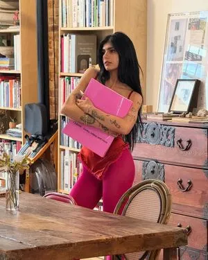 Mia Khalifa OnlyFans Leaked Free Thumbnail Picture - #Swt6erWM4f