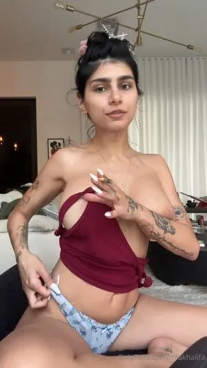 Mia Khalifa OnlyFans Leaked Free Thumbnail Picture - #kJSSZk40IN