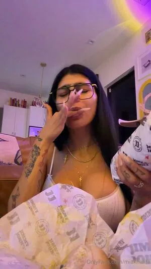 Mia Khalifa OnlyFans Leaked Free Thumbnail Picture - #1NgJsGNOts