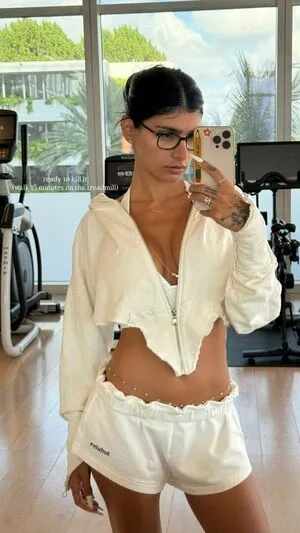 Mia Khalifa OnlyFans Leaked Free Thumbnail Picture - #48yh72VnQn