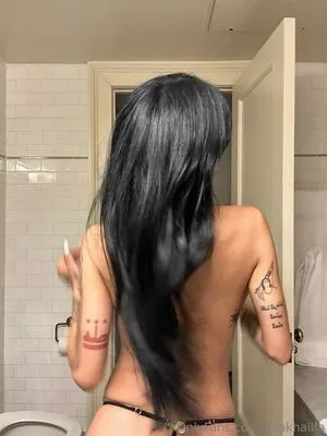 Mia Khalifa OnlyFans Leaked Free Thumbnail Picture - #9FhHTam9zs