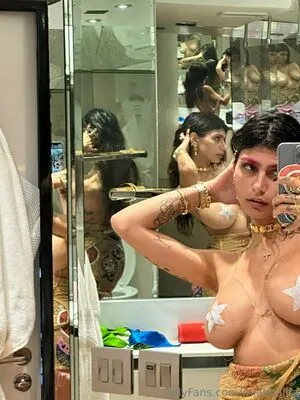 Mia Khalifa OnlyFans Leaked Free Thumbnail Picture - #GasH1Bfa0f