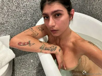 Mia Khalifa OnlyFans Leaked Free Thumbnail Picture - #HfUALKosyh