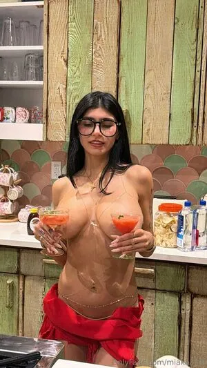 Mia Khalifa OnlyFans Leaked Free Thumbnail Picture - #HfeIGxFNdj