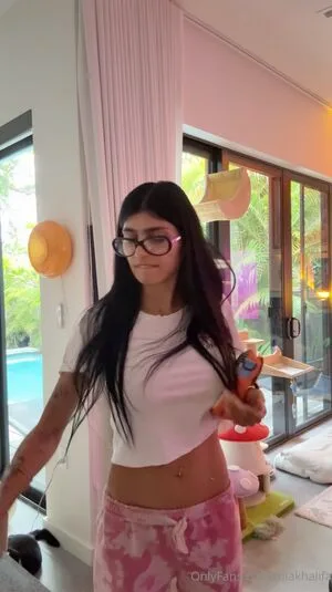 Mia Khalifa OnlyFans Leaked Free Thumbnail Picture - #TMRGAWPskm