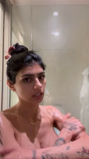 Mia Khalifa OnlyFans Leaked Free Thumbnail Picture - #Vn9ufIQApc